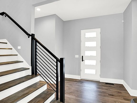 4th image of 13417 Cambridge Cove Way