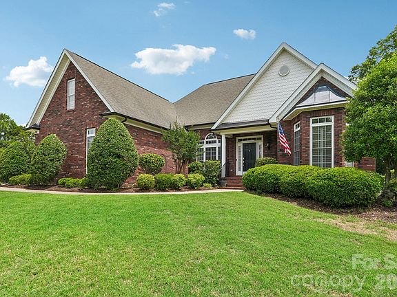 3rd image of 8576 Cabot Ct