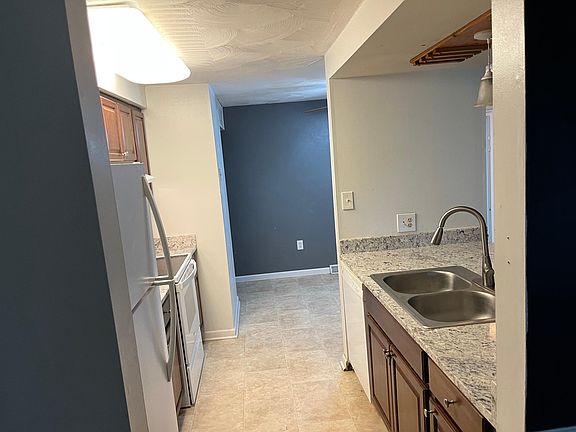 4th image of 104 Debra Dr