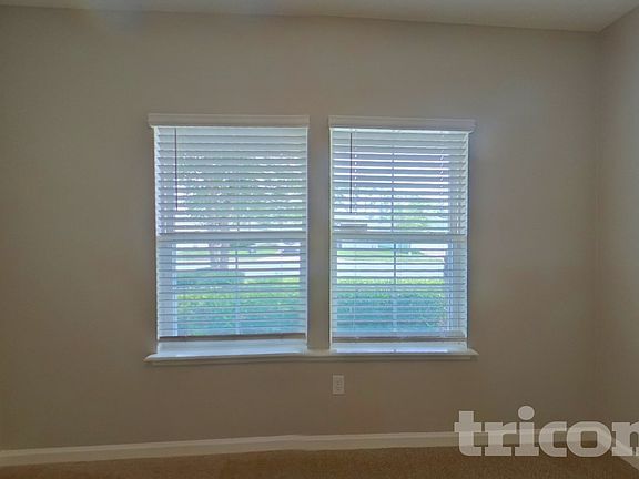 4th image of 9762 Lemon Grass Ln