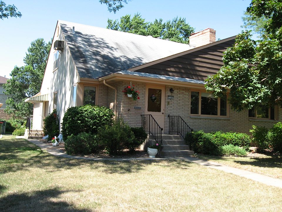 1st image of 3302 Roosevelt Ct NE