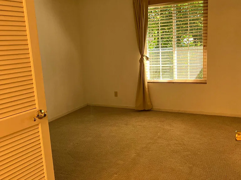 328 Streamwood — Photo 6