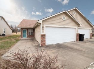 1034 Pebble Beach Ln, Ottawa, KS 66067