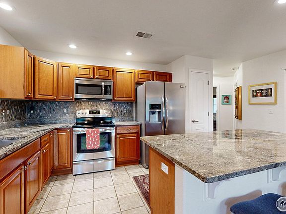 3rd image of 1011 Sonoma Cir #3-G