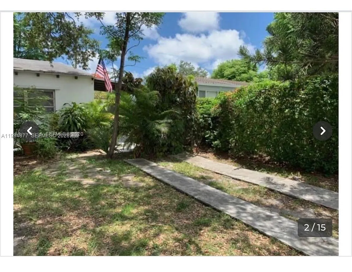 Building Photo - 4230 SW 11th St #0