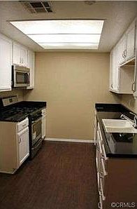 3rd image of 1380 W 48th St Unit 61