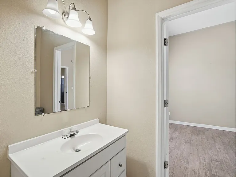 2411 E 18th Ave — Photo 9
