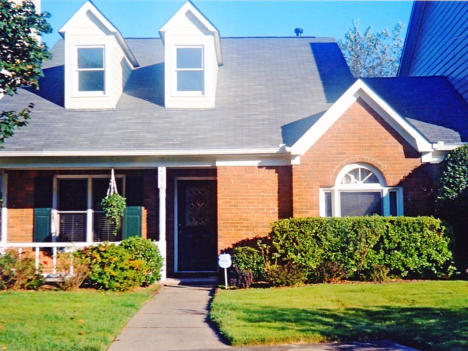 1st image of 2690 Arbor Glen Pl