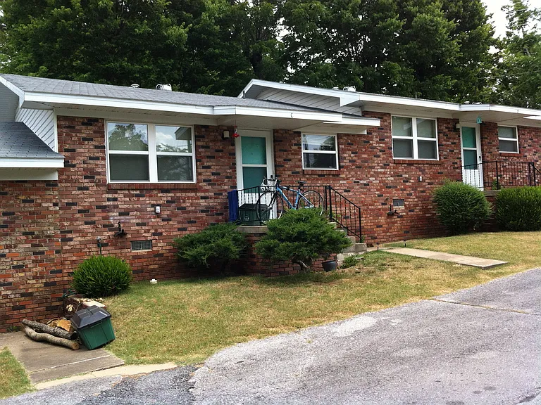 128 S Duncan Ave #C — Photo 9