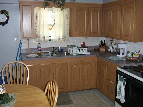 4th image of 57 Tudor Ave