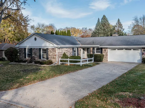 1403 Timothee Ln, Mendota, IL 61342