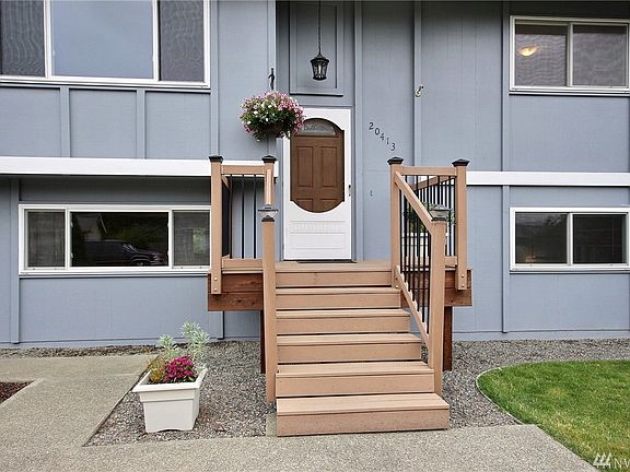 Gardening space, large back yard, 560SqFt Deck