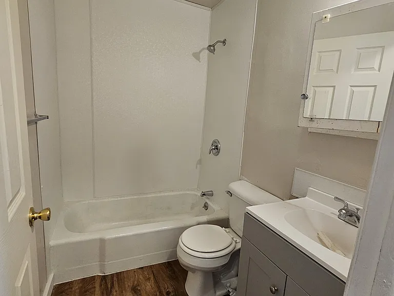 323 E Jackson St #6 — Photo 7