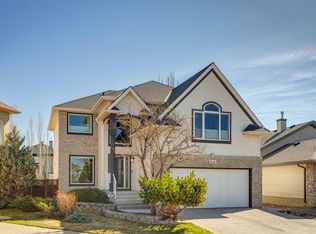 826 Wentworth Pl SW, Calgary, AB T3H 4P1
