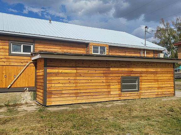 4th image of 120 3rd St SW