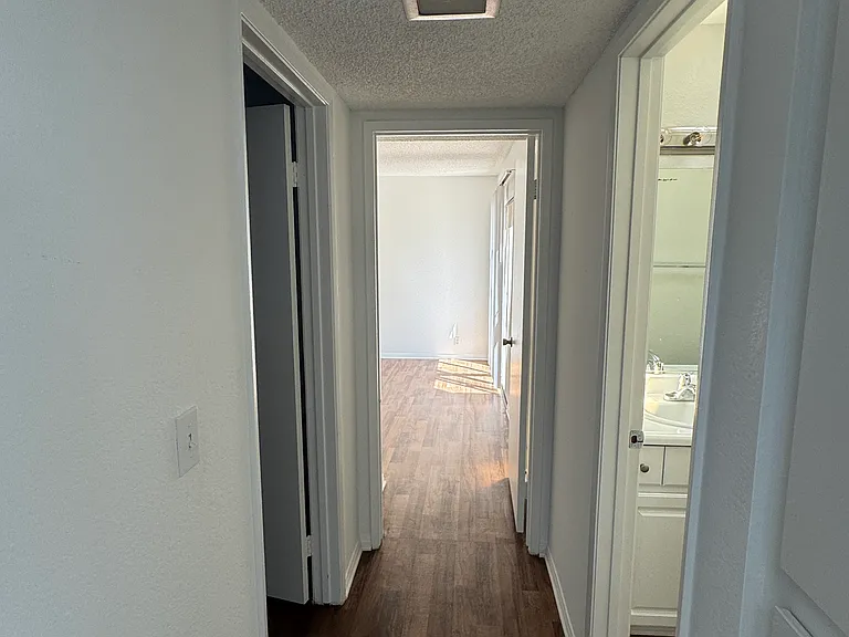 Huntington Harbour Villas — Photo 41
