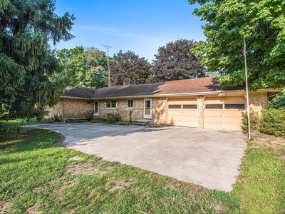 3880 Park Rd, Eau Claire, MI, 49111