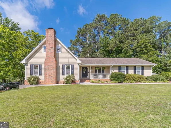 2223 Meadow Dr, Snellville, GA 30078
