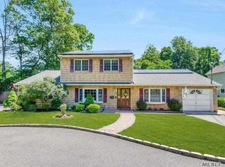 23 Harned Rd, Commack, NY 11725