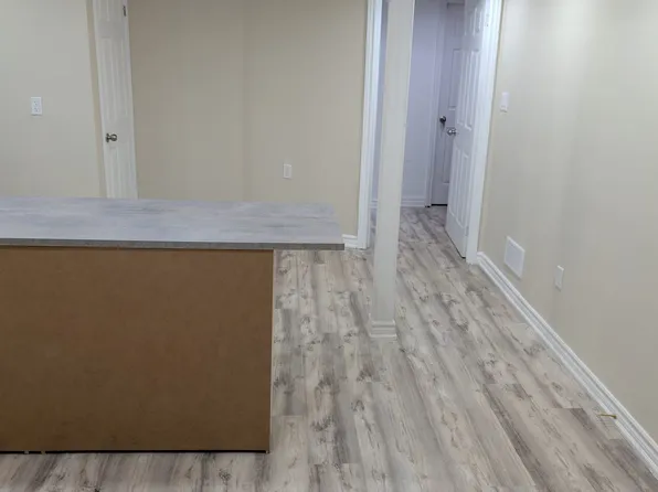 76 Samandria Ave, Whitby, ON L1R 3G5