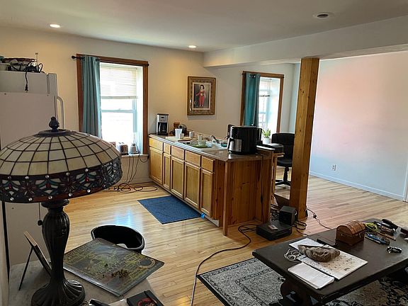 5th image of 267 Pennsylvania St APT A