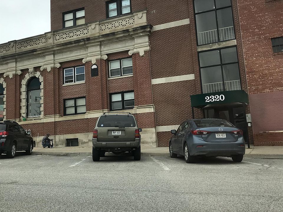 2320 O Street Apartments, main entry.