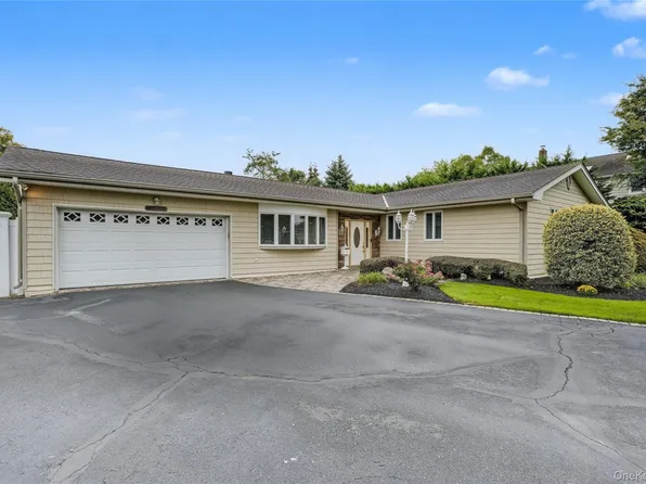3 Feather Lane, Commack, NY 11725