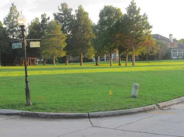 44 Castle Pines Dr, New Orleans, LA 70131