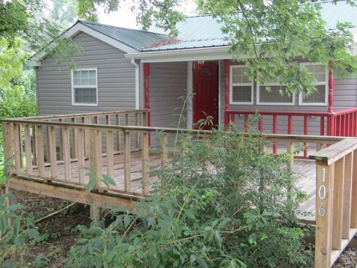 1st image of 106 Thomas Ln