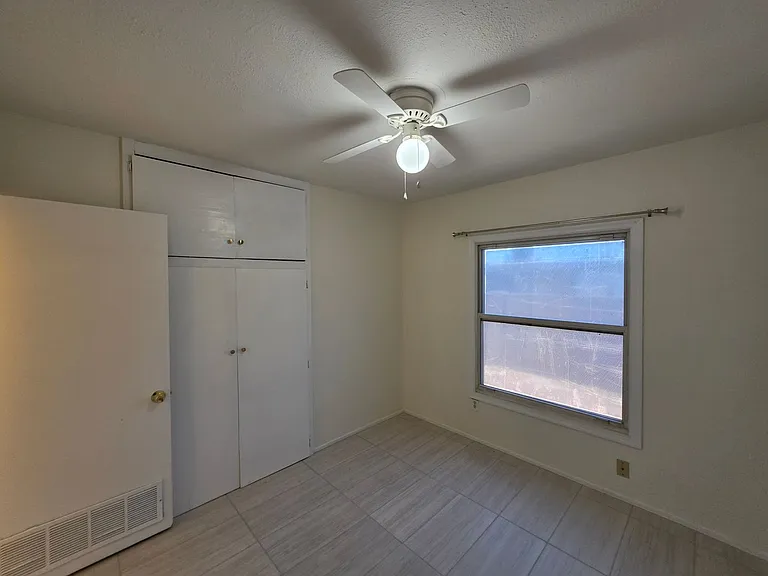 1243 N Oleander St — Photo 20
