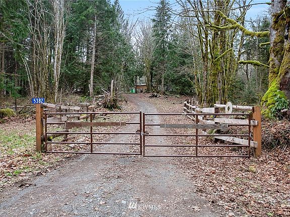 Gate is located near center on the 20 acres.