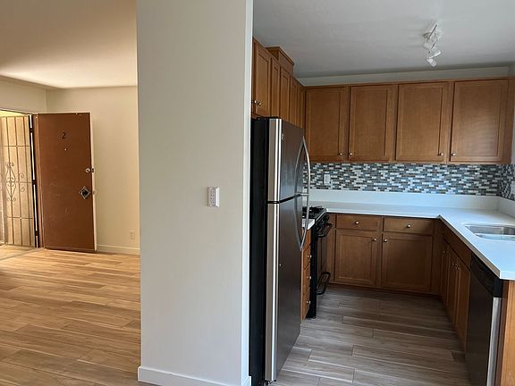 4th image of 4546 Illinois St APT 2