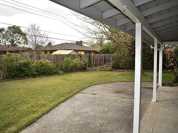 4th image of 6970 Diegel Cir