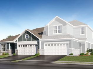 4245 Meadowridge Rd, Woodstock, IL 60098