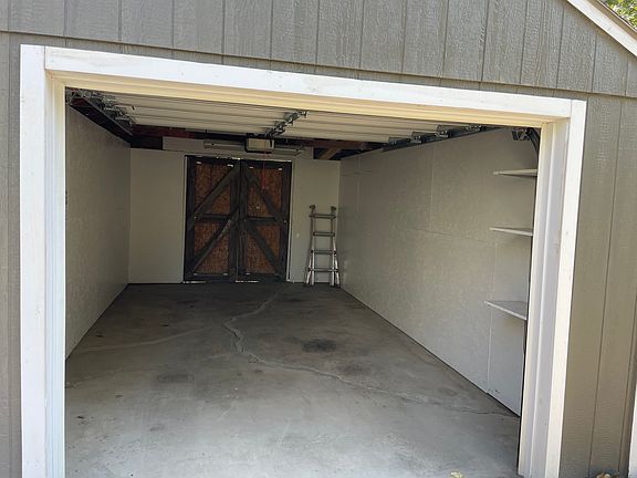Single car garage
