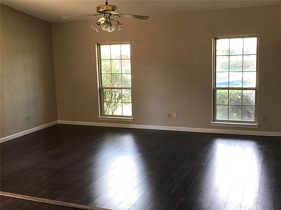 2nd image of 941 Grand Teton Dr