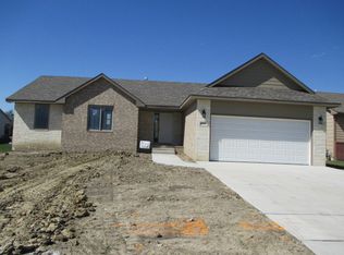 2313 S Cranbrook St, Wichita, KS 67207