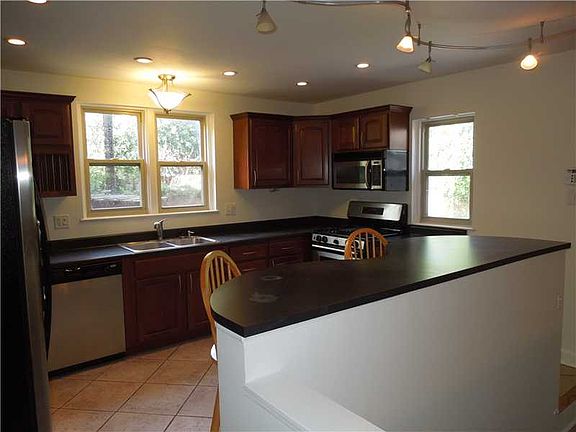 5th image of 5920 N Parker Ave