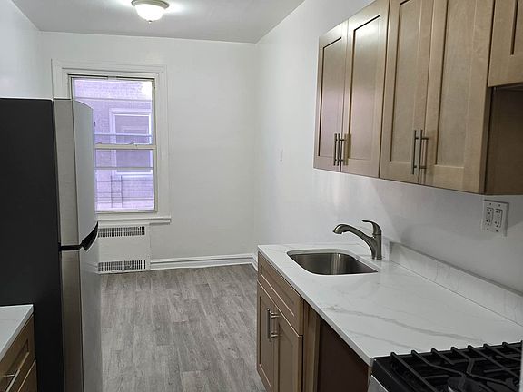 5th image of 7734 Austin St APT 1E