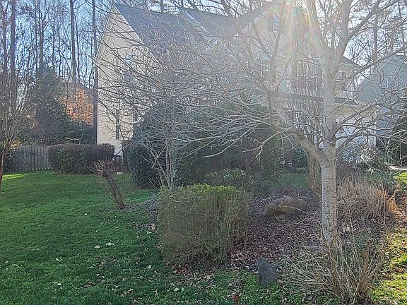 3rd image of 1441 Starmont Dr