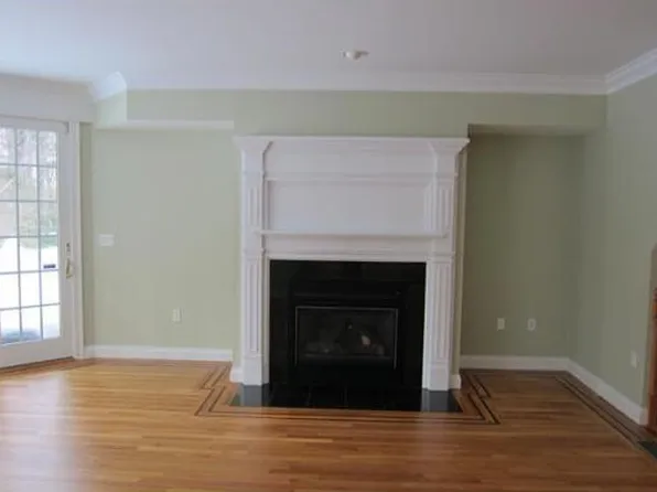 16 Bobby Jones Dr, Andover, MA 01810