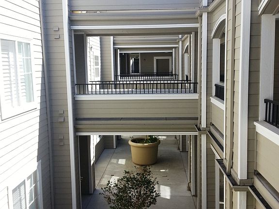 3rd image of 852 Diablo Ave APT 209