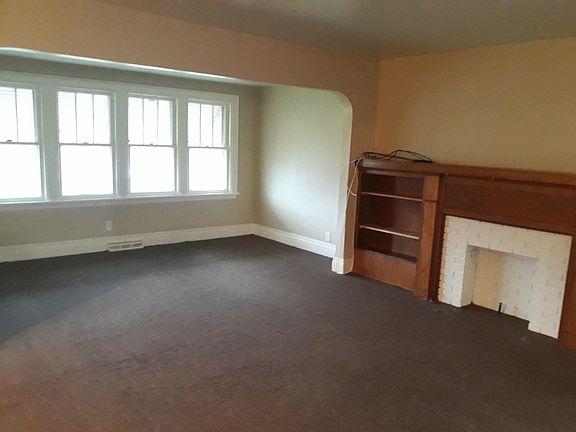 3rd image of 383 Newburgh Ave