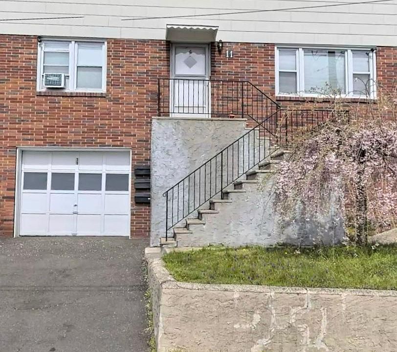 1st image of 11 Putnam Ave #22