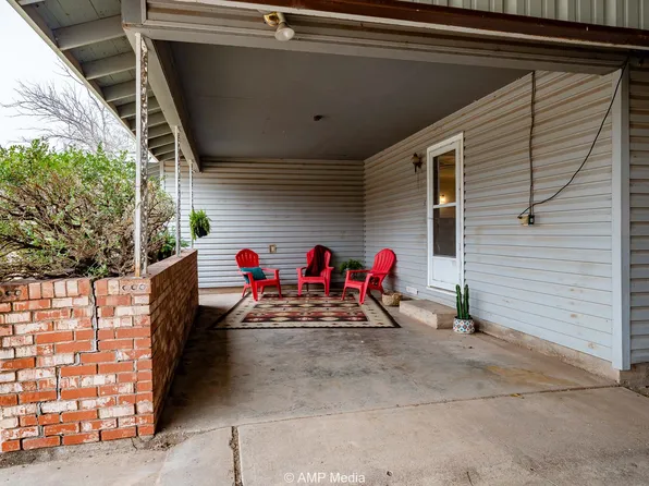 510 W Irving St, Munday, TX 76371