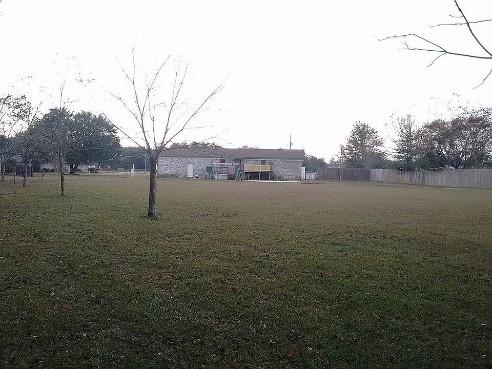 9/10 Acre Fenced Lot