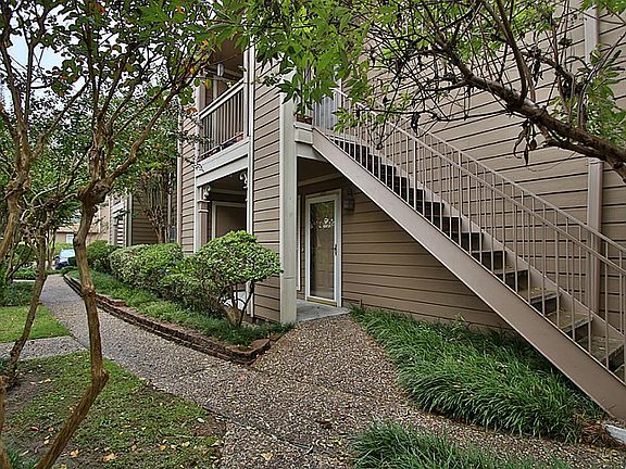 3rd image of 1880 White Oak Dr APT 185