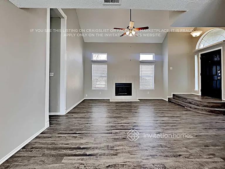 9218 Oak Hollow Dr — Photo 6