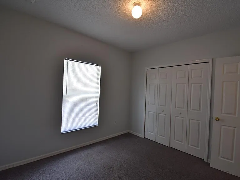 553 Hummingbird Ct — Photo 17