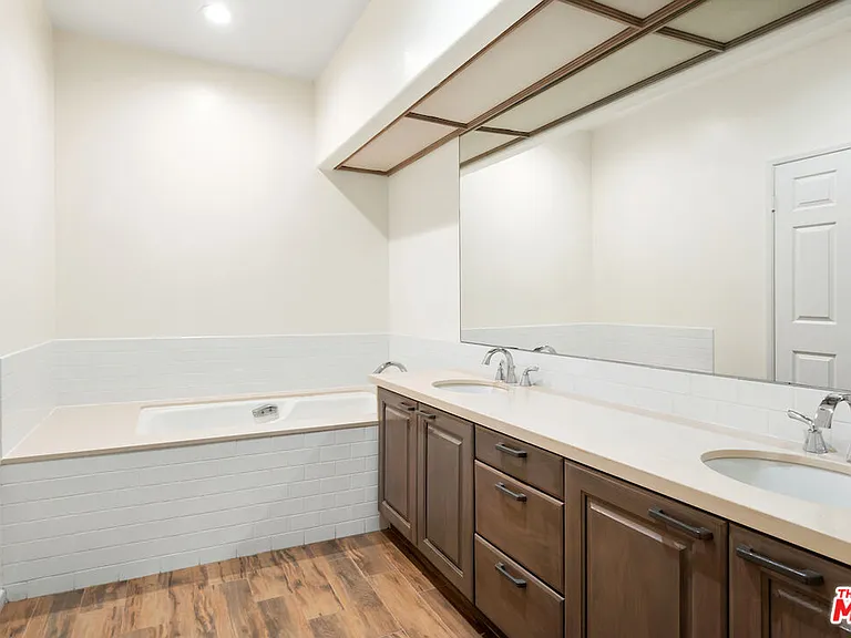 1800 Butler Ave #105 — Photo 21